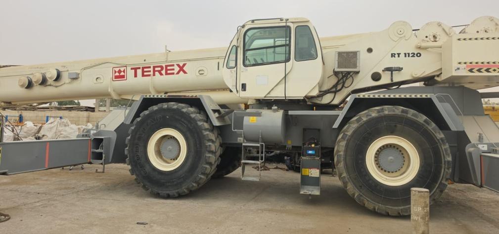 Mobile crane used for lifting operations